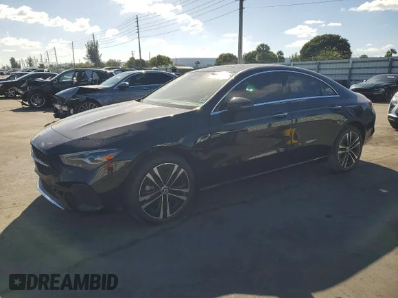 ✅ 2025 Mercedes-Benz CLA 250 • VIN: W1K5J4GB8SN485842 • Lot: 98496375. Wystawiony na Copart z przebiegiem 14 405 mil. Bezpłatny archiwum sprzedaży aukcyjnych z USA i szczegółowy raport historii pojazdu na DreamBid. Zdjęcie 1.