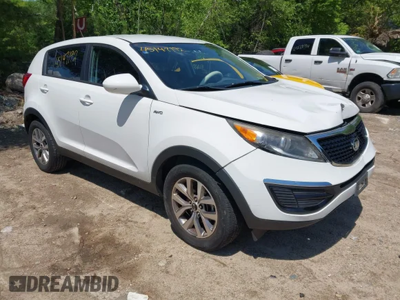 ✅ 2015 Kia Sportage LX • VIN: KNDPBCAC9F7772421 • Лот: 45147192. Опубликован ранее на IAAI с пробегом 56 776 миль. Бесплатный доступ к архиву аукционных продаж из США и подробный отчёт об истории автомобиля на DreamBid. Изображение 1.
