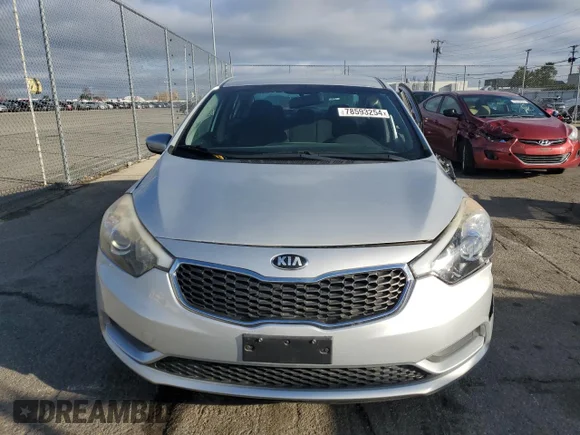 ✅ 2016 Kia Forte LX • VIN: KNAFK4A62G5565259 • Lot: 78593254. Wystawiony na Copart z przebiegiem 43 256 mil. Bezpłatny archiwum sprzedaży aukcyjnych z USA i szczegółowy raport historii pojazdu na DreamBid. Zdjęcie 5.