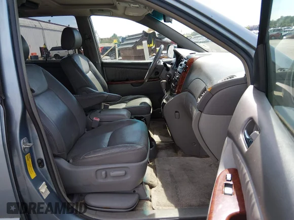 ✅ 2005 Toyota Sienna XLE Limited • VIN: 5TDBA22C65S035526 • Lot: 45565783. Wystawiony na IAAI z przebiegiem 210 916 mil. Bezpłatny archiwum sprzedaży aukcyjnych z USA i szczegółowy raport historii pojazdu na DreamBid. Zdjęcie 5.