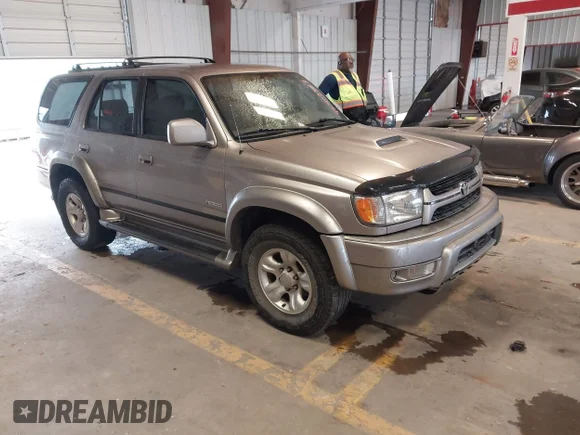 ✅ 2002 Toyota 4Runner SR5 • VIN: JT3GN86R520243685 • Lot: 45403388. Wystawiony na IAAI z przebiegiem 240 060 mil. Bezpłatny archiwum sprzedaży aukcyjnych z USA i szczegółowy raport historii pojazdu na DreamBid. Zdjęcie 1.