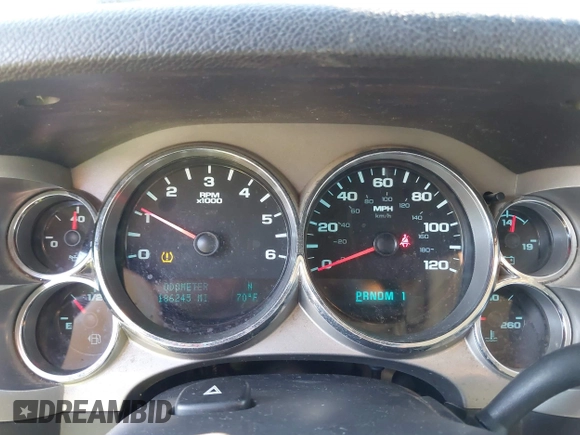✅ 2013 Chevrolet Silverado 2500HD LT • VIN: 1GC1CXCG4DF125096 • Lot: 40335196. Wystawiony na IAAI z przebiegiem 186 245 mil. Bezpłatny archiwum sprzedaży aukcyjnych z USA i szczegółowy raport historii pojazdu na DreamBid. Zdjęcie 7.