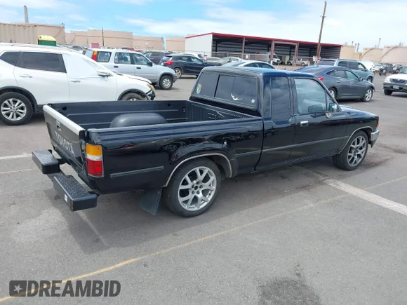 ✅ 1990 Toyota Pickup SR5 • VIN: JT4VN93G6L5005456 • Лот: 42991593. Опубликован ранее на IAAI с пробегом 167 859 миль. Бесплатный доступ к архиву аукционных продаж из США и подробный отчёт об истории автомобиля на DreamBid. Изображение 4.