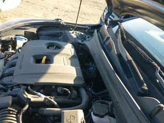 ✅ 2023 Kia Forte GT-Line • VIN: 3KPF54AD9PE686528 • Lot: 40782505. Wystawiony na IAAI z przebiegiem 8 242 mil. Bezpłatny archiwum sprzedaży aukcyjnych z USA i szczegółowy raport historii pojazdu na DreamBid. Zdjęcie 20.