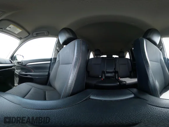 ✅ 2019 Toyota Highlander LE • VIN: 5TDBZRFH1KS941876 • Лот: 44944454. Опубліковано раніше на IAAI з пробігом 84 874 миль. Безкоштовний доступ до архіву аукціонних продажів зі США та докладний звіт про історію автомобіля на DreamBid. Зображення 19.