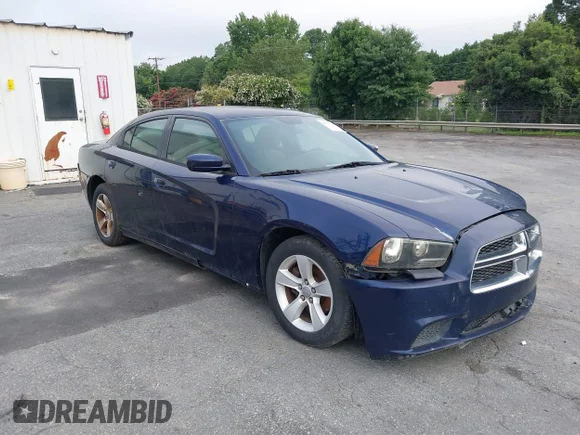 ✅ 2013 Dodge Charger SE • VIN: 2C3CDXBG9DH725350 • Lot: 45630844. Wystawiony na IAAI z przebiegiem 276 877 mil. Bezpłatny archiwum sprzedaży aukcyjnych z USA i szczegółowy raport historii pojazdu na DreamBid. Zdjęcie 1.
