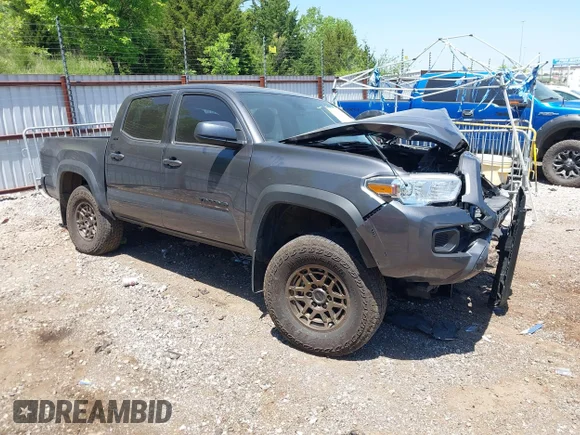 ✅ 2023 Toyota Tacoma SR • VIN: 3TYCZ5AN7PT141945 • Лот: 42248258. Опубліковано раніше на IAAI з пробігом 8 389 миль. Безкоштовний доступ до архіву аукціонних продажів зі США та докладний звіт про історію автомобіля на DreamBid. Зображення 1.