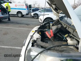 ✅ 2018 Ford Transit • VIN: 1FTYE2CM5JKA08955 • Lot: 41784665. Wystawiony na IAAI z przebiegiem 171 357 mil. Bezpłatny archiwum sprzedaży aukcyjnych z USA i szczegółowy raport historii pojazdu na DreamBid. Zdjęcie 19.