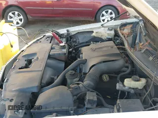 ✅ 2001 Lincoln Town Car Cartier • VIN: 1LNHM83W61Y713277 • Lot: 43676380. Wystawiony na IAAI z przebiegiem 283 434 mil. Bezpłatny archiwum sprzedaży aukcyjnych z USA i szczegółowy raport historii pojazdu na DreamBid. Zdjęcie 14.