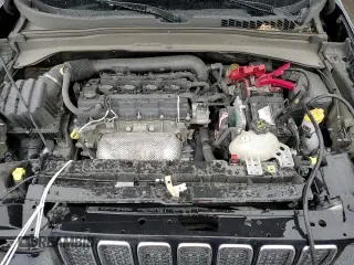 ✅ 2021 Jeep Renegade Jeepster • VIN: ZACNJDAB3MPN22371 • Lot: 81886725. Wystawiony na Copart z przebiegiem 87 308 mil. Bezpłatny archiwum sprzedaży aukcyjnych z USA i szczegółowy raport historii pojazdu na DreamBid. Zdjęcie 14.