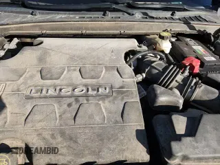 ✅ 2019 Lincoln Continental Standard • VIN: 1LN6L9PK1K5606101 • Lot: 92661045. Wystawiony na Copart z przebiegiem 84 018 mil. Bezpłatny archiwum sprzedaży aukcyjnych z USA i szczegółowy raport historii pojazdu na DreamBid. Zdjęcie 13.