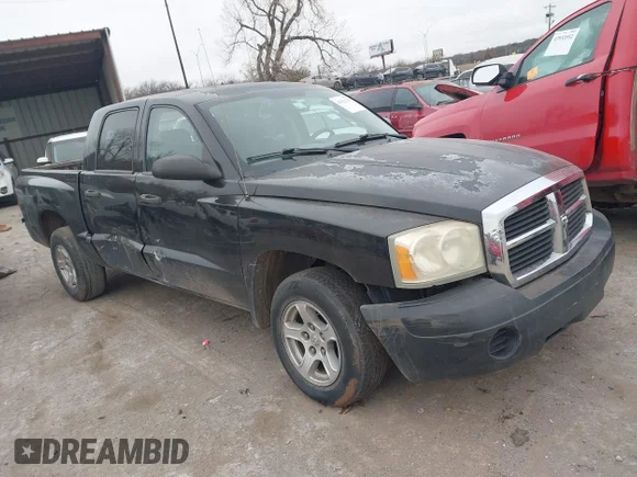 ✅ 2006 Dodge Dakota ST • VIN: 1D7HE28K46S664200 • Лот: 43913737. Опубликован ранее на IAAI с пробегом 176 955 миль. Бесплатный доступ к архиву аукционных продаж из США и подробный отчёт об истории автомобиля на DreamBid. Изображение 1.
