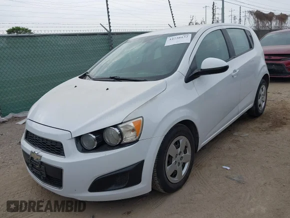 ✅ 2013 Chevrolet Sonic LS • VIN: 1G1JA6SH4D4192604 • Лот: 44738132. Опубліковано раніше на IAAI з пробігом 119 301 миль. Безкоштовний доступ до архіву аукціонних продажів зі США та докладний звіт про історію автомобіля на DreamBid. Зображення 6.