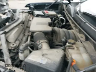 ✅ 2019 Chevrolet Silverado 1500 RST • VIN: 1GCRYEED2KZ340158 • Lot: 43557176. Wystawiony na IAAI z przebiegiem 132 258 mil. Bezpłatny archiwum sprzedaży aukcyjnych z USA i szczegółowy raport historii pojazdu na DreamBid. Zdjęcie 19.