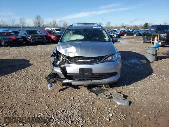 ✅ 2020 Chrysler Voyager LXi • VIN: 2C4RC1DG4LR148433 • Лот: 81953564. Опубліковано раніше на Copart з пробігом 86 709 миль. Безкоштовний доступ до архіву аукціонних продажів зі США та докладний звіт про історію автомобіля на DreamBid. Зображення 5.