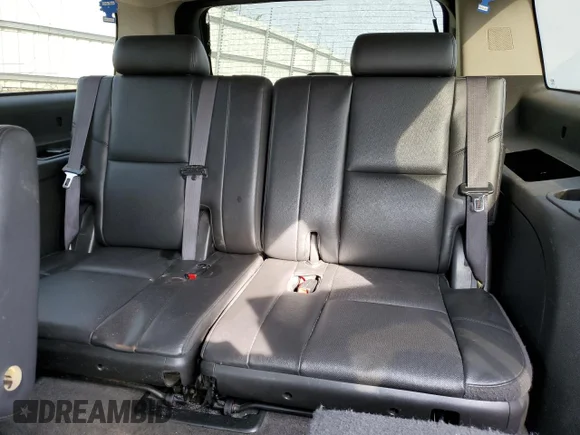 ✅ 2011 Chevrolet Suburban LTZ • VIN: 1GNSKKE39BR298362 • Lot: 68822294. Wystawiony na Copart z przebiegiem 122 474 mil. Bezpłatny archiwum sprzedaży aukcyjnych z USA i szczegółowy raport historii pojazdu na DreamBid. Zdjęcie 10.