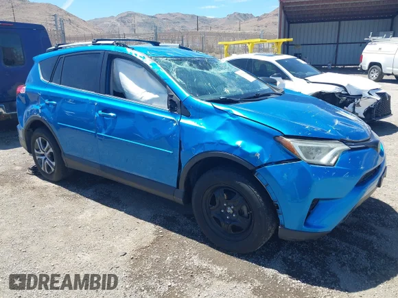 ✅ 2018 Toyota RAV4 LE • VIN: JTMBFREV0JJ733175 • Lot: 45280743. Wystawiony na IAAI z przebiegiem 57 640 mil. Bezpłatny archiwum sprzedaży aukcyjnych z USA i szczegółowy raport historii pojazdu na DreamBid. Zdjęcie 1.
