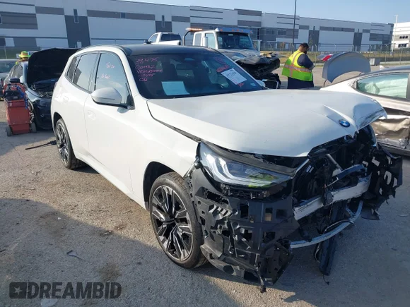 ✅ 2025 BMW X3 30 xDrive • VIN: 5UX53GP08S9054106 • Lot: 43721620. Listed on IAAI with 3,714 mi. Free auction sales archive from the USA and detailed vehicle history report at DreamBid. Image 1.