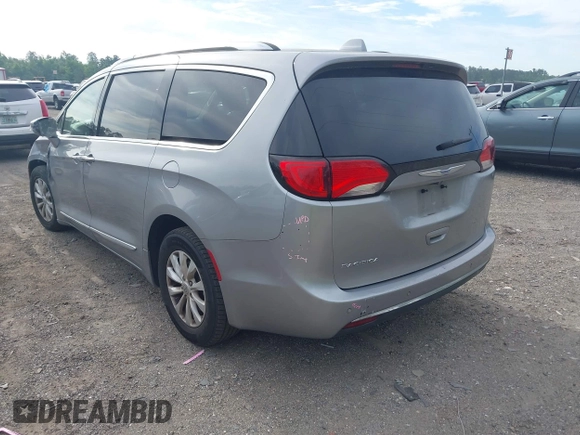✅ 2018 Chrysler Pacifica Touring L • VIN: 2C4RC1BG2JR217734 • Lot: 44923044. Wystawiony na IAAI z przebiegiem 157 782 mil. Bezpłatny archiwum sprzedaży aukcyjnych z USA i szczegółowy raport historii pojazdu na DreamBid. Zdjęcie 3.
