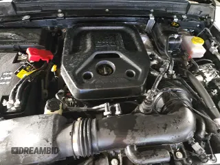 ✅ 2025 Jeep Wrangler Sahara • VIN: 1C4PJXEN2SW573927 • Lot: 93077655. Wystawiony na Copart z przebiegiem 15 031 mil. Bezpłatny archiwum sprzedaży aukcyjnych z USA i szczegółowy raport historii pojazdu na DreamBid. Zdjęcie 13.