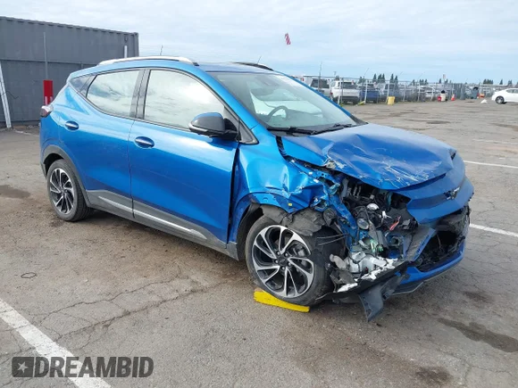 ✅ 2022 Chevrolet Bolt EUV Premier • VIN: 1G1FZ6S06N4107823 • Лот: 44421653. Опубликован ранее на IAAI с пробегом 20 714 миль. Бесплатный доступ к архиву аукционных продаж из США и подробный отчёт об истории автомобиля на DreamBid. Изображение 1.