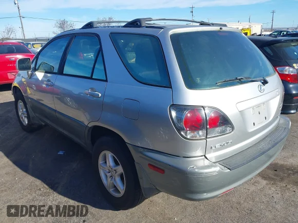 ✅ 2002 Lexus RX 300 • VIN: JTJGF10U420122446 • Lot: 41231832. Wystawiony na IAAI z przebiegiem 241 205 mil. Bezpłatny archiwum sprzedaży aukcyjnych z USA i szczegółowy raport historii pojazdu na DreamBid. Zdjęcie 3.
