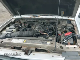 ✅ 2002 Ford Ranger XL Fleet • VIN: 1FTZR45E62TA21879 • Lot: 42980728. Wystawiony na IAAI z przebiegiem 160 322 mil. Bezpłatny archiwum sprzedaży aukcyjnych z USA i szczegółowy raport historii pojazdu na DreamBid. Zdjęcie 12.