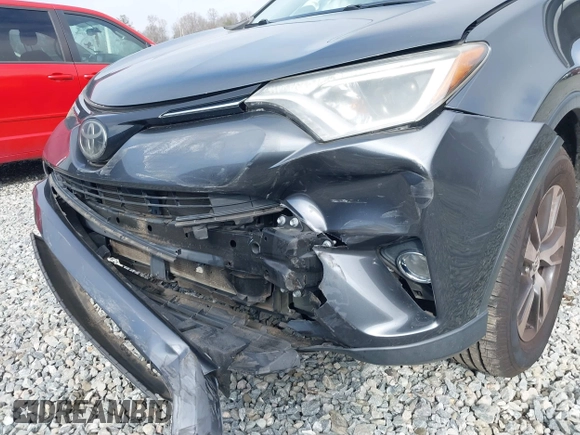 ✅ 2018 Toyota RAV4 XLE • VIN: JTMWFREVXJD124546 • Лот: 44085049. Опубликован ранее на IAAI с пробегом 108 384 миль. Бесплатный доступ к архиву аукционных продаж из США и подробный отчёт об истории автомобиля на DreamBid. Изображение 6.
