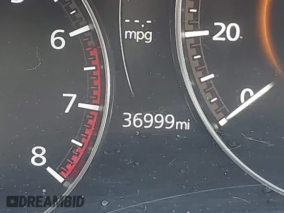 ✅ 2024 Mazda 3 Carbon Edition • VIN: 3MZBPBXY5RM411106 • Лот: 44498093. Опубліковано раніше на IAAI з пробігом 36 999 миль. Безкоштовний доступ до архіву аукціонних продажів зі США та докладний звіт про історію автомобіля на DreamBid. Зображення 7.