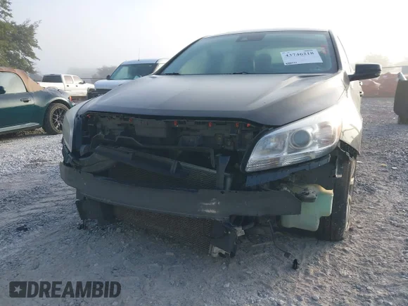 ✅ 2013 Chevrolet Malibu LT • VIN: 1G11E5SA5DF141943 • Lot: 43746218. Wystawiony na IAAI z przebiegiem 298 444 mil. Bezpłatny archiwum sprzedaży aukcyjnych z USA i szczegółowy raport historii pojazdu na DreamBid. Zdjęcie 6.