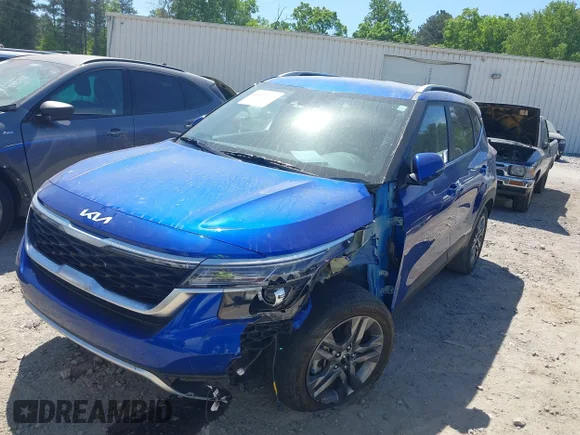 ✅ 2023 Kia Seltos S • VIN: KNDEUCAA1P7439499 • Lot: 44921099. Wystawiony na IAAI z przebiegiem 43 678 mil. Bezpłatny archiwum sprzedaży aukcyjnych z USA i szczegółowy raport historii pojazdu na DreamBid. Zdjęcie 2.
