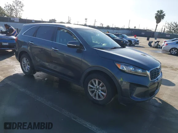 ✅ 2020 Kia Sorento S • VIN: 5XYPG4A54LG682780 • Lot: 44288190. Wystawiony na IAAI z przebiegiem 77 250 mil. Bezpłatny archiwum sprzedaży aukcyjnych z USA i szczegółowy raport historii pojazdu na DreamBid. Zdjęcie 1.