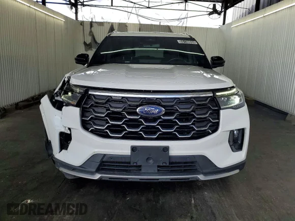 ✅ 2025 Ford Explorer Platinum • VIN: 1FMUK8HH2SGB61220 • Лот: 55139066. Опубліковано раніше на Copart з пробігом 38 513 миль. Безкоштовний доступ до архіву аукціонних продажів зі США та докладний звіт про історію автомобіля на DreamBid. Зображення 5.