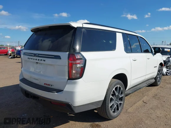 ✅ 2021 Chevrolet Suburban RST • VIN: 1GNSKEKD2MR481135 • Lot: 43313011. Wystawiony na IAAI z przebiegiem 41 867 mil. Bezpłatny archiwum sprzedaży aukcyjnych z USA i szczegółowy raport historii pojazdu na DreamBid. Zdjęcie 4.