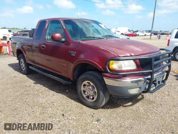 ✅ 1999 Ford F-250 • VIN: 1FTPX28L7XKB79589 • Lot: 45344168. Wystawiony na IAAI z przebiegiem Nie podano. Bezpłatny archiwum sprzedaży aukcyjnych z USA i szczegółowy raport historii pojazdu na DreamBid. Zdjęcie 1.