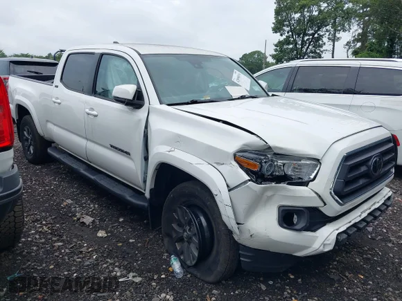 ✅ 2022 Toyota Tacoma SR5 • VIN: 3TYDZ5BN6NT015396 • Lot: 42898016. Wystawiony na IAAI z przebiegiem 24 329 mil. Bezpłatny archiwum sprzedaży aukcyjnych z USA i szczegółowy raport historii pojazdu na DreamBid. Zdjęcie 1.