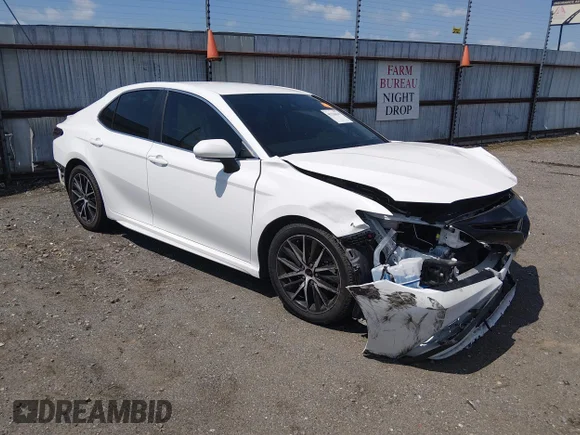 ✅ 2023 Toyota Camry SE • VIN: 4T1G11AK6PU762992 • Lot: 45326429. Wystawiony na IAAI z przebiegiem 94 604 mil. Bezpłatny archiwum sprzedaży aukcyjnych z USA i szczegółowy raport historii pojazdu na DreamBid. Zdjęcie 1.