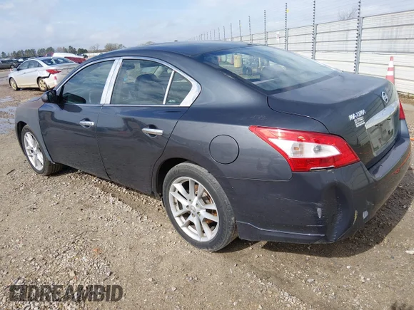 ✅ 2011 Nissan Maxima SV • VIN: 1N4AA5APXBC826386 • Lot: 44394627. Wystawiony na IAAI z przebiegiem 241 534 mil. Bezpłatny archiwum sprzedaży aukcyjnych z USA i szczegółowy raport historii pojazdu na DreamBid. Zdjęcie 3.