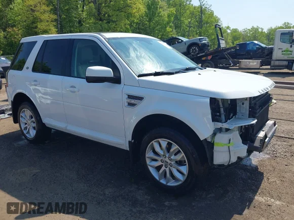 ✅ 2014 Land Rover LR2 • VIN: SALFR2BG0EH409798 • Lot: 44930329. Wystawiony na IAAI z przebiegiem 104 742 mil. Bezpłatny archiwum sprzedaży aukcyjnych z USA i szczegółowy raport historii pojazdu na DreamBid. Zdjęcie 1.