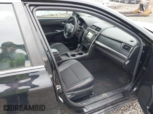 ✅ 2017 Toyota Camry SE • VIN: 4T1BF1FK8HU764037 • Lot: 44259802. Wystawiony na IAAI z przebiegiem 86 038 mil. Bezpłatny archiwum sprzedaży aukcyjnych z USA i szczegółowy raport historii pojazdu na DreamBid. Zdjęcie 5.