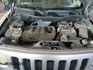 ✅ 2017 Jeep Patriot Latitude • VIN: 1C4NJPFB6HD183199 • Lot: 69247645. Listed on Copart with 109,701 mi. Free auction sales archive from the USA and detailed vehicle history report at DreamBid. Image 13.