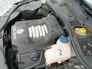 ✅ 2001 Volkswagen Passat GLX • VIN: WVWYH63B91E232225 • Lot: 42666488. Wystawiony na IAAI z przebiegiem 133 651 mil. Bezpłatny archiwum sprzedaży aukcyjnych z USA i szczegółowy raport historii pojazdu na DreamBid. Zdjęcie 19.