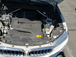 ✅ 2018 BMW X5 xDrive40e • VIN: 5UXKT0C58J0W02684 • Lot: 70668715. Wystawiony na Copart z przebiegiem 120 162 mil. Bezpłatny archiwum sprzedaży aukcyjnych z USA i szczegółowy raport historii pojazdu na DreamBid. Zdjęcie 14.