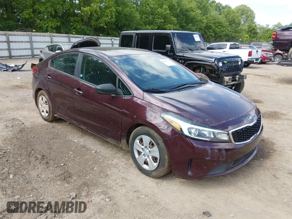 ✅ 2018 Kia Forte S • VIN: 3KPFL4A77JE248677 • Lot: 44995536. Wystawiony na IAAI z przebiegiem 171 781 mil. Bezpłatny archiwum sprzedaży aukcyjnych z USA i szczegółowy raport historii pojazdu na DreamBid. Zdjęcie 1.