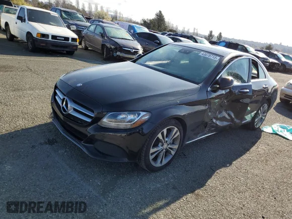 ✅ 2016 Mercedes-Benz C 300 • VIN: 55SWF4JB9GU129994 • Лот: 43078713. Опубліковано раніше на Copart з пробігом Не вказано. Безкоштовний доступ до архіву аукціонних продажів зі США та докладний звіт про історію автомобіля на DreamBid. Зображення 1.