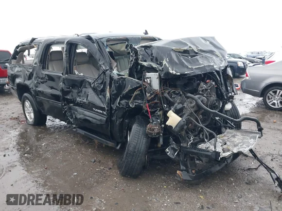 ✅ 2013 GMC Yukon XL SLT • VIN: 1GKS1KE01DR178712 • Лот: 42010601. Опубликован ранее на IAAI с пробегом 170 133 миль. Бесплатный доступ к архиву аукционных продаж из США и подробный отчёт об истории автомобиля на DreamBid. Изображение 1.