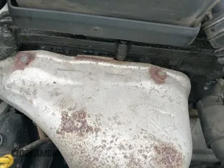 ✅ 2005 Toyota RAV4 • VIN: JTEHD20V350061750 • Lot: 43025792. Wystawiony na IAAI z przebiegiem 284 184 mil. Bezpłatny archiwum sprzedaży aukcyjnych z USA i szczegółowy raport historii pojazdu na DreamBid. Zdjęcie 13.