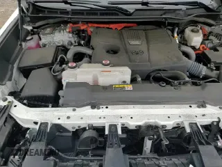 ✅ 2023 Toyota Sequoia SR5 • VIN: 7SVAAABA7PX016524 • Лот: 69521045. Опубликован ранее на Copart с пробегом 26 202 миль. Бесплатный доступ к архиву аукционных продаж из США и подробный отчёт об истории автомобиля на DreamBid. Изображение 16.