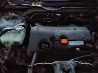 ✅ 2018 Honda Civic LX • VIN: 2HGFC2F5XJH598063 • Lot: 92181965. Wystawiony na Copart z przebiegiem 122 959 mil. Bezpłatny archiwum sprzedaży aukcyjnych z USA i szczegółowy raport historii pojazdu na DreamBid. Zdjęcie 13.