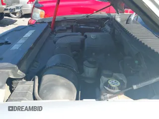 ✅ 2004 Ford Expedition Special Service • VIN: 1FMPU15L34LB44394 • Lot: 43132648. Wystawiony na IAAI z przebiegiem 302 045 mil. Bezpłatny archiwum sprzedaży aukcyjnych z USA i szczegółowy raport historii pojazdu na DreamBid. Zdjęcie 12.